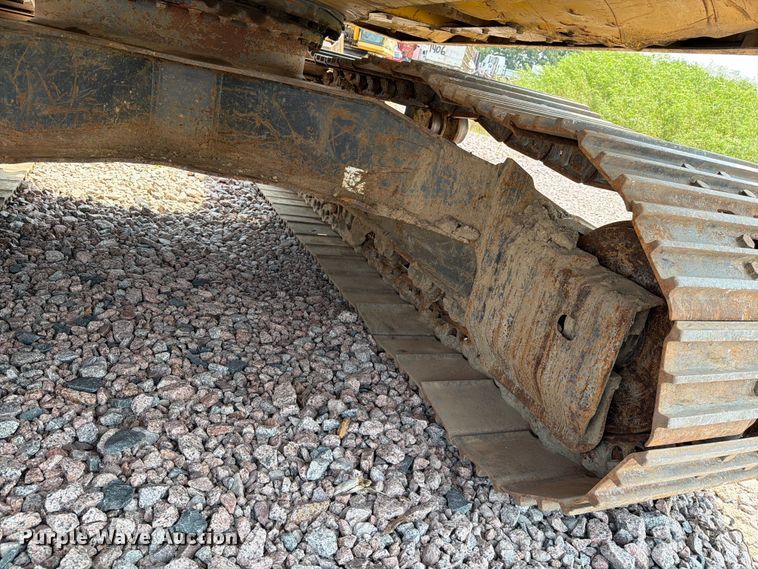 image for item YA4273 2017 Komatsu PC170LC-10 excavator
