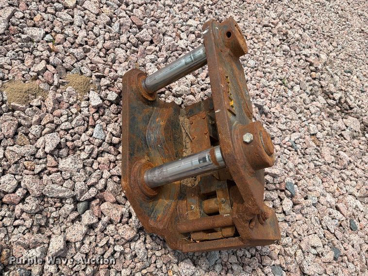 image for item YA4273 2017 Komatsu PC170LC-10 excavator