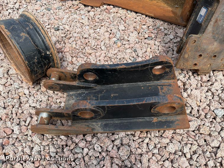 image for item YA4273 2017 Komatsu PC170LC-10 excavator