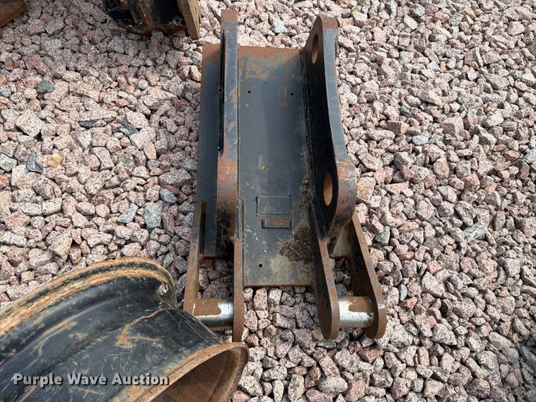 image for item YA4273 2017 Komatsu PC170LC-10 excavator