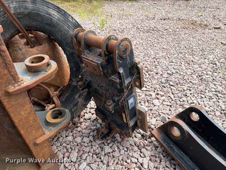 image for item YA4273 2017 Komatsu PC170LC-10 excavator