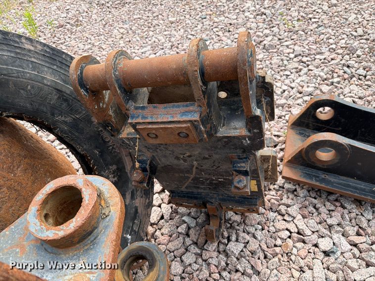 image for item YA4273 2017 Komatsu PC170LC-10 excavator