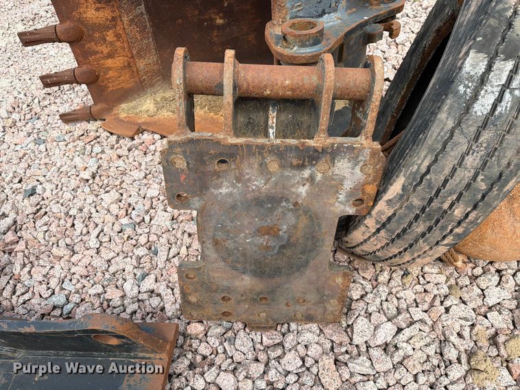 image for item YA4273 2017 Komatsu PC170LC-10 excavator