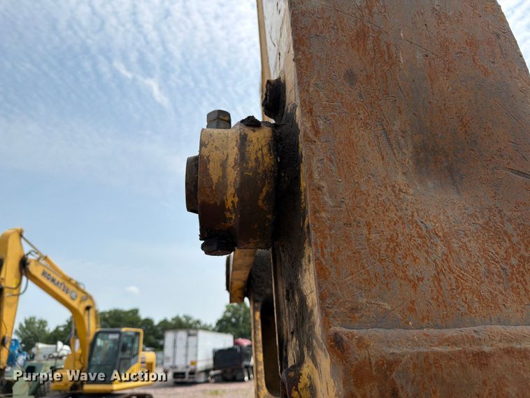 image for item YA4274 2014 Komatsu PC360LC-10 excavator