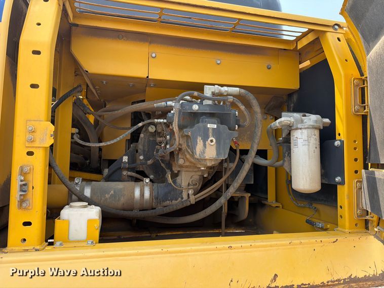 image for item YA4274 2014 Komatsu PC360LC-10 excavator