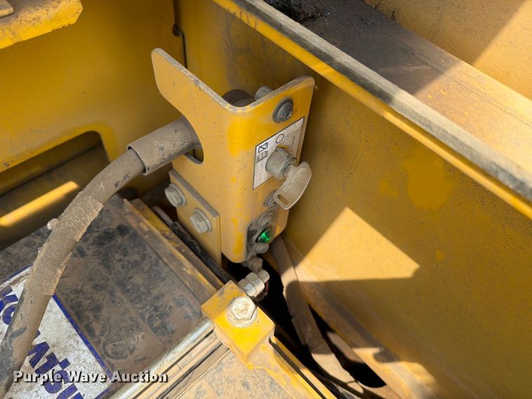 image for item YA4274 2014 Komatsu PC360LC-10 excavator