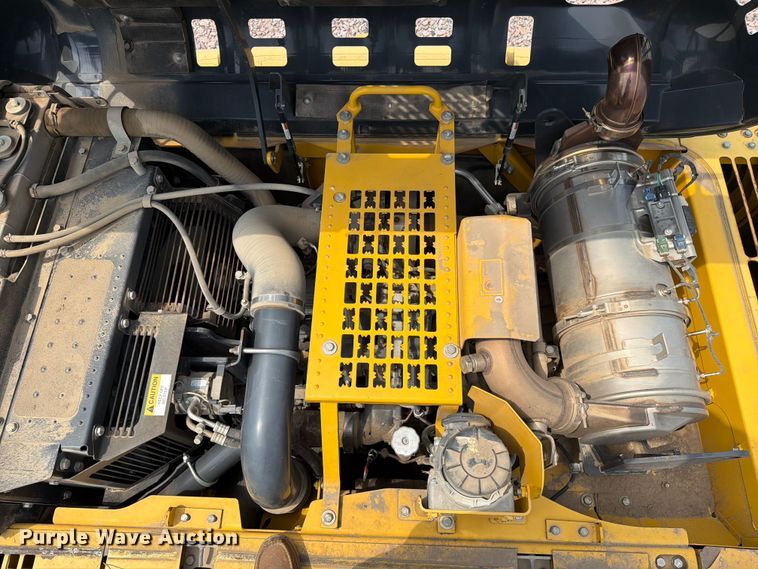 image for item YA4274 2014 Komatsu PC360LC-10 excavator