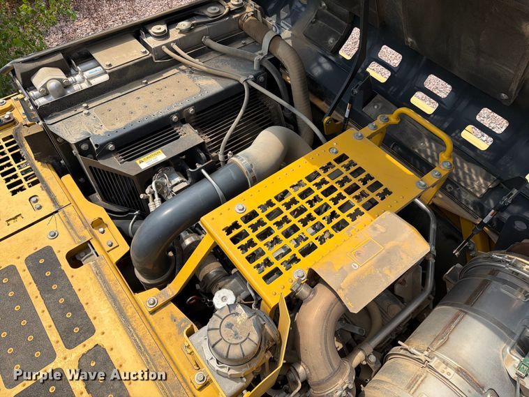 image for item YA4274 2014 Komatsu PC360LC-10 excavator