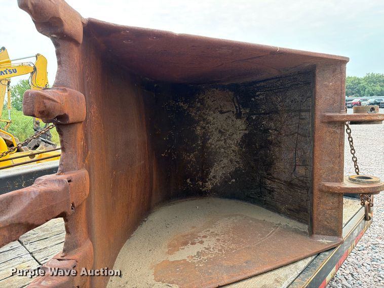 image for item YA4274 2014 Komatsu PC360LC-10 excavator
