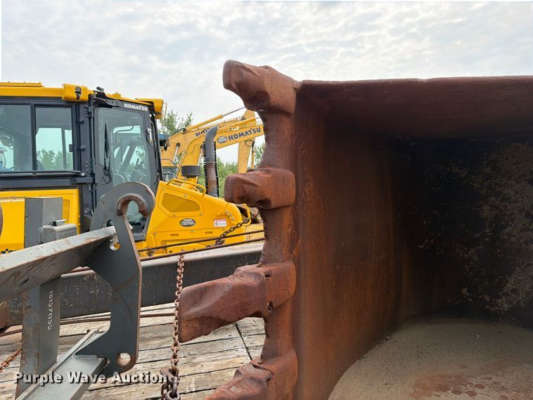 image for item YA4274 2014 Komatsu PC360LC-10 excavator