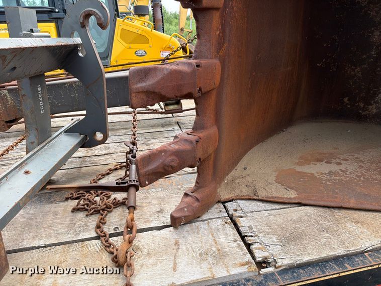 image for item YA4274 2014 Komatsu PC360LC-10 excavator