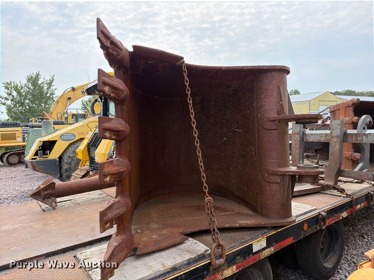 image for item YA4274 2014 Komatsu PC360LC-10 excavator