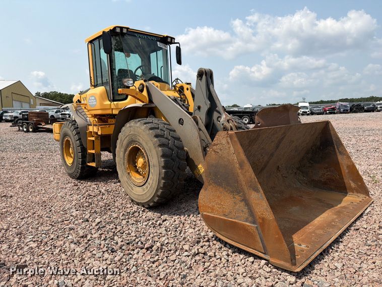 image for item YA4275 2009 Volvo L90F wheel loader