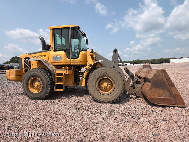 image for item YA4275 2009 Volvo L90F wheel loader