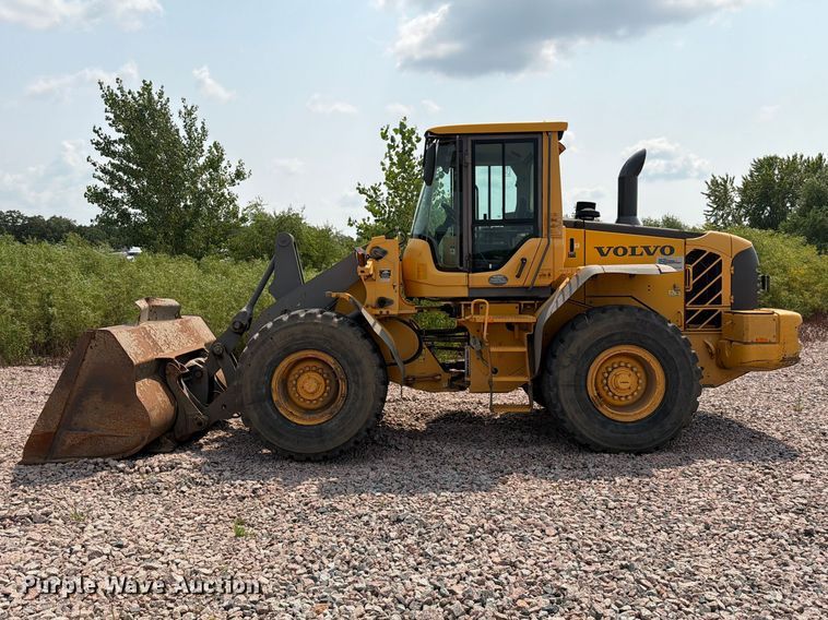 image for item YA4275 2009 Volvo L90F wheel loader