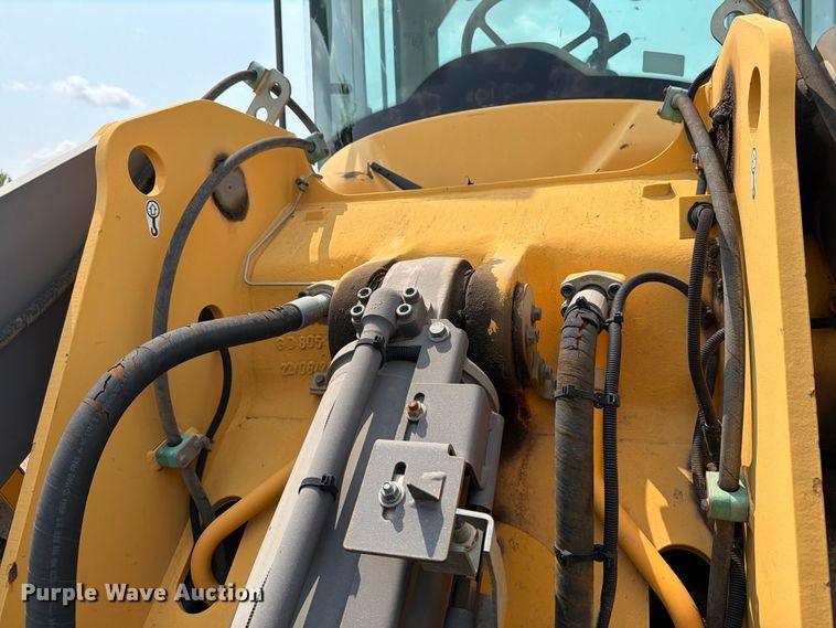 image for item YA4275 2009 Volvo L90F wheel loader