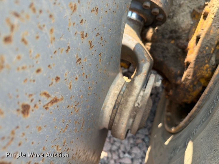 image for item YA4275 2009 Volvo L90F wheel loader