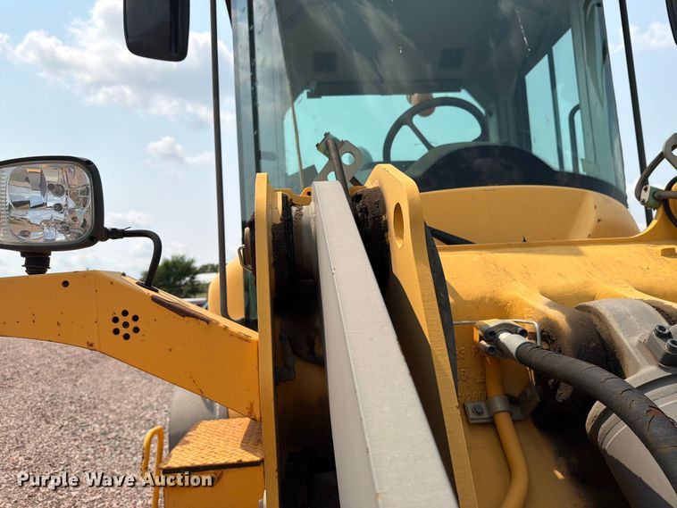 image for item YA4275 2009 Volvo L90F wheel loader