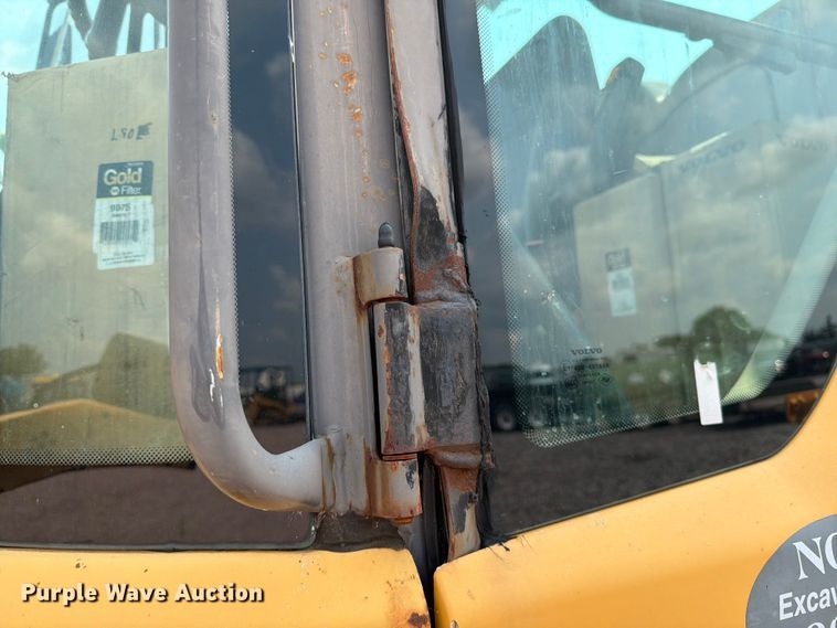 image for item YA4275 2009 Volvo L90F wheel loader