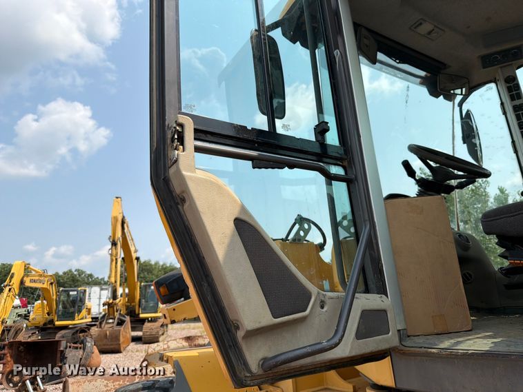 image for item YA4275 2009 Volvo L90F wheel loader