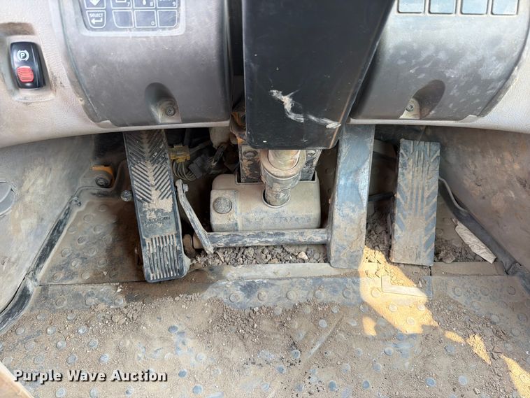 image for item YA4275 2009 Volvo L90F wheel loader