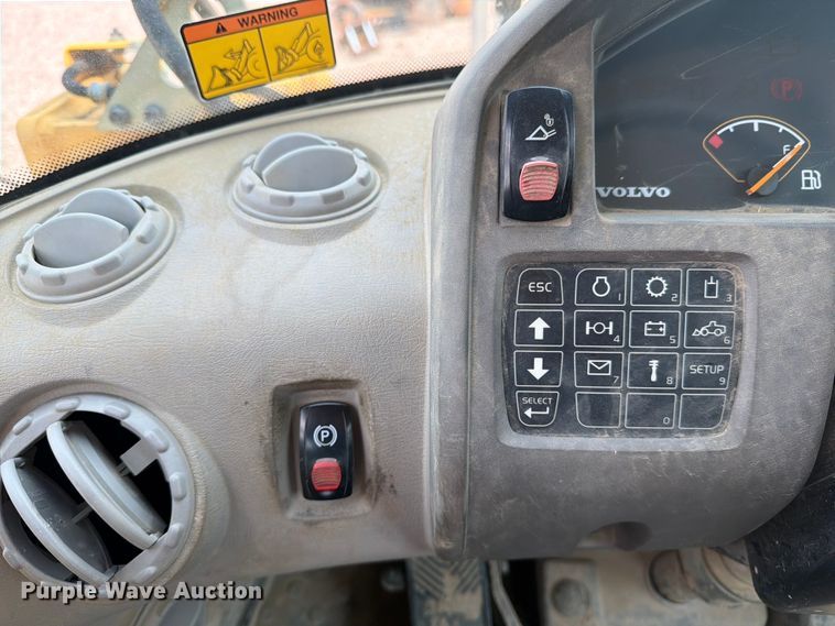image for item YA4275 2009 Volvo L90F wheel loader