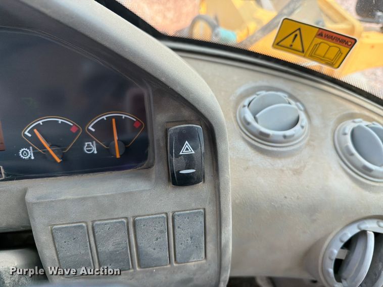image for item YA4275 2009 Volvo L90F wheel loader