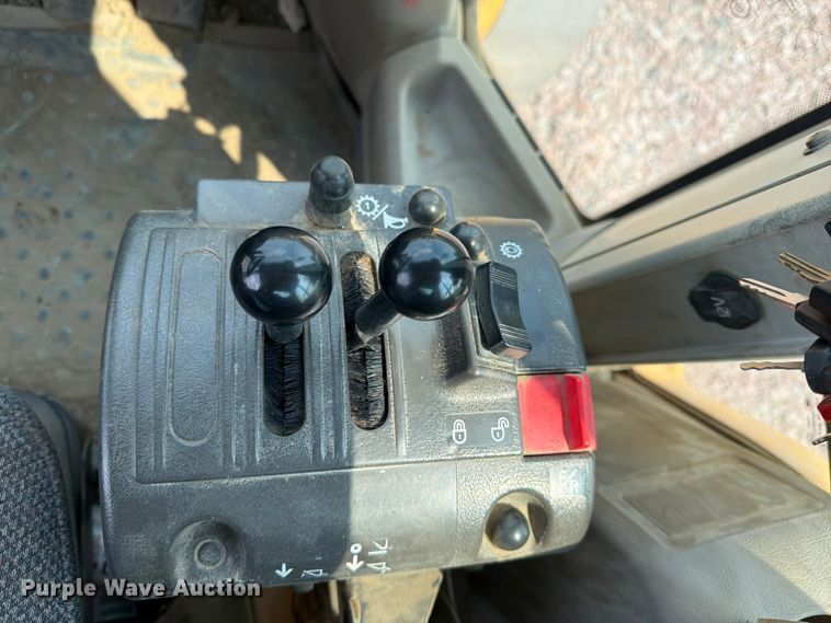 image for item YA4275 2009 Volvo L90F wheel loader