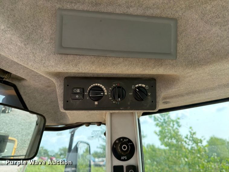 image for item YA4275 2009 Volvo L90F wheel loader