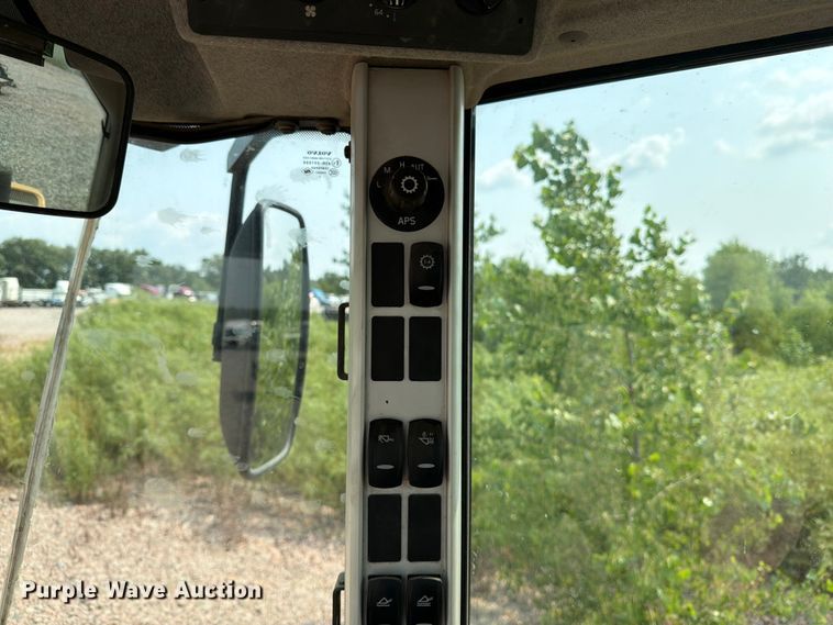 image for item YA4275 2009 Volvo L90F wheel loader
