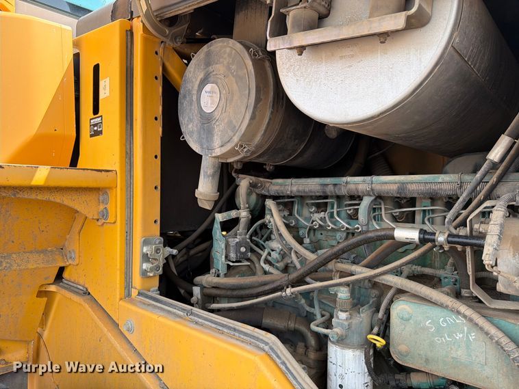image for item YA4275 2009 Volvo L90F wheel loader