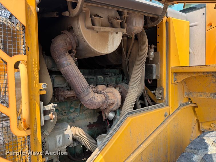 image for item YA4275 2009 Volvo L90F wheel loader