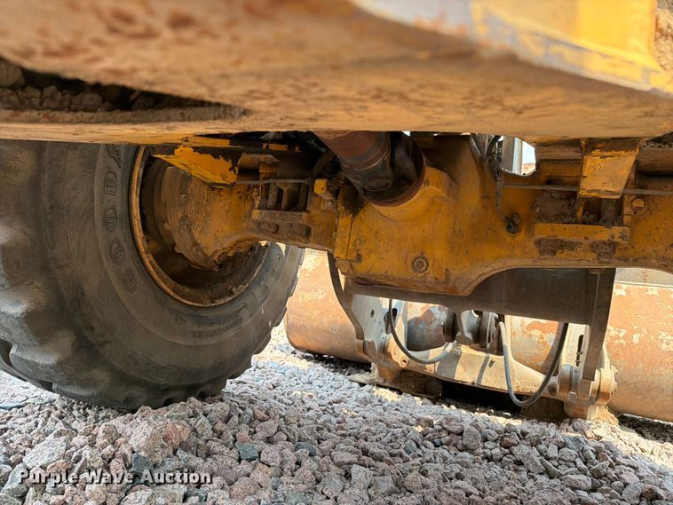 image for item YA4275 2009 Volvo L90F wheel loader