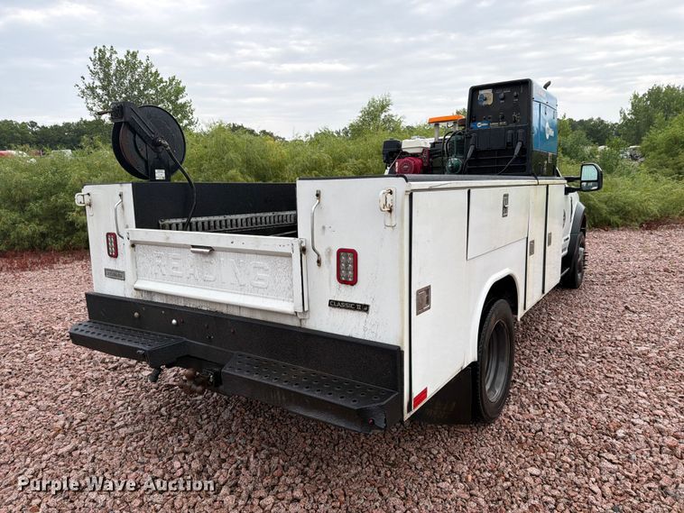 image for item YA4282 2021 Ford F550 Super Duty utility / service truck