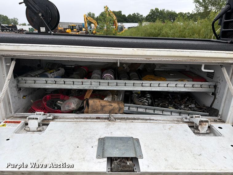 image for item YA4282 2021 Ford F550 Super Duty utility / service truck