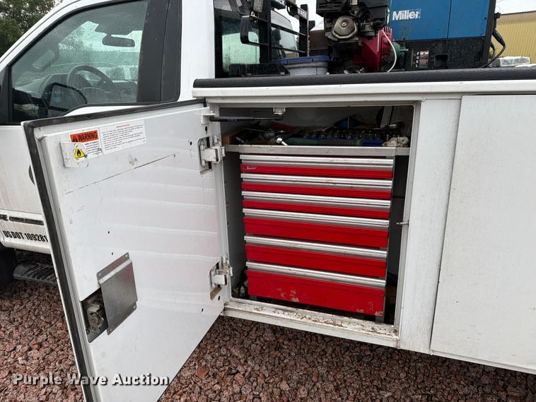 image for item YA4282 2021 Ford F550 Super Duty utility / service truck