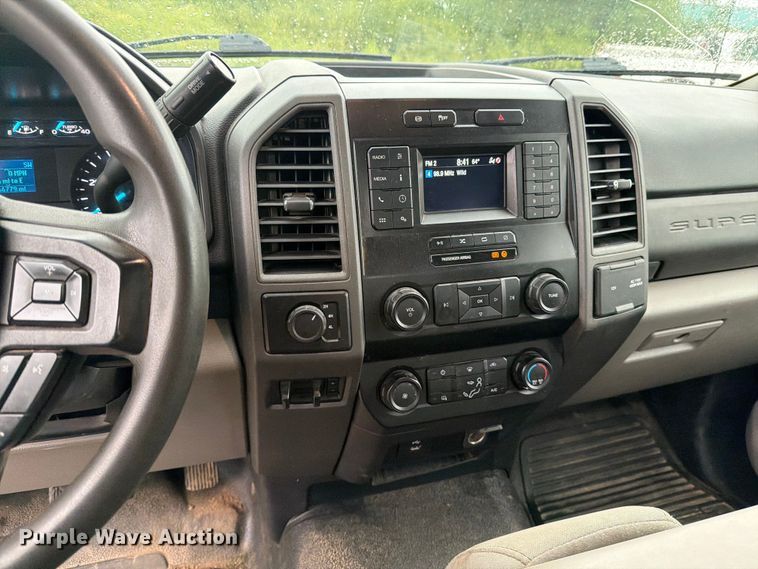 image for item YA4282 2021 Ford F550 Super Duty utility / service truck