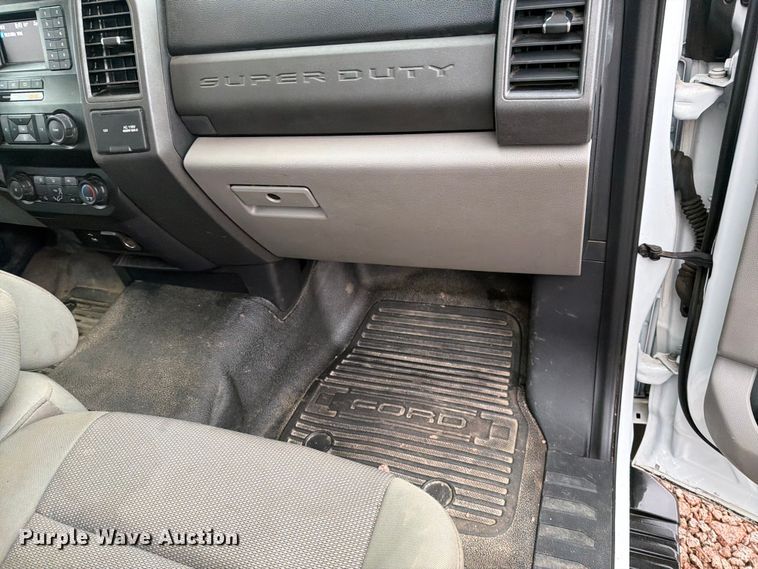 image for item YA4282 2021 Ford F550 Super Duty utility / service truck