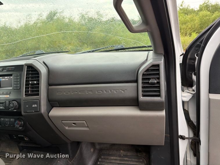 image for item YA4282 2021 Ford F550 Super Duty utility / service truck
