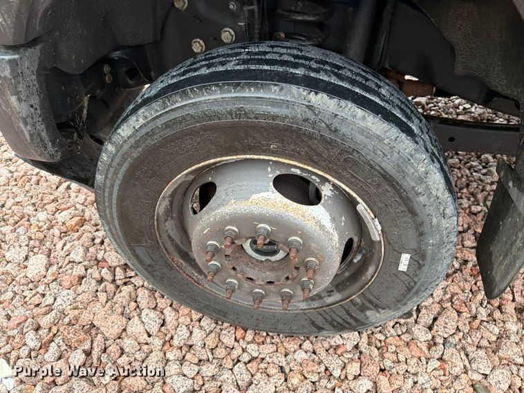 image for item YA4282 2021 Ford F550 Super Duty utility / service truck
