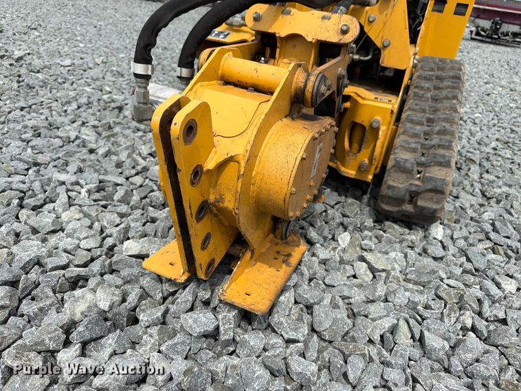image for item YA4306 2021 Vermeer SPX25 vibratory cable plow