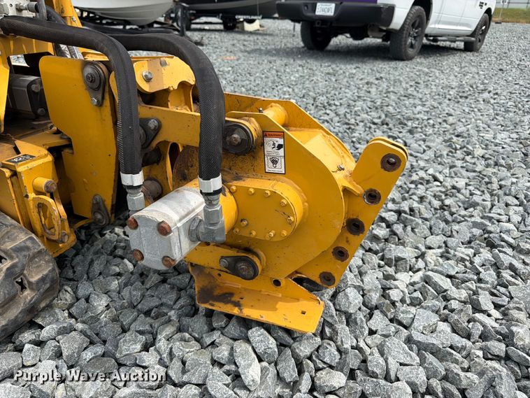 image for item YA4306 2021 Vermeer SPX25 vibratory cable plow