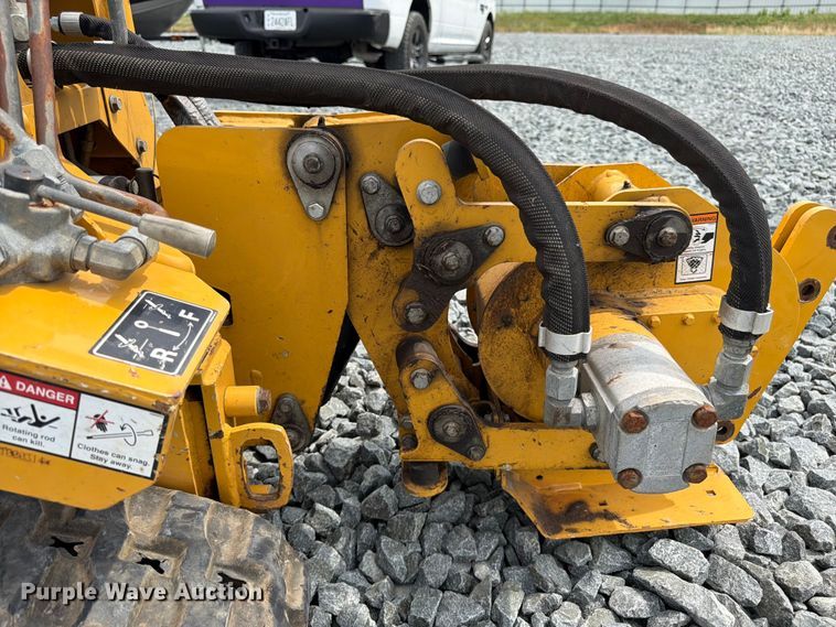 image for item YA4306 2021 Vermeer SPX25 vibratory cable plow