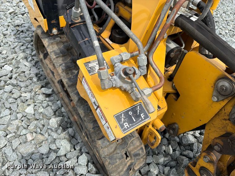 image for item YA4306 2021 Vermeer SPX25 vibratory cable plow