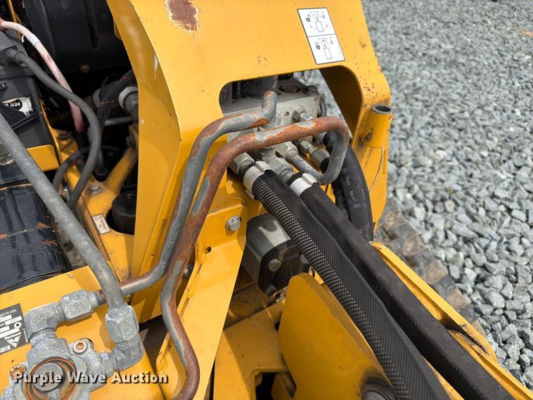 image for item YA4306 2021 Vermeer SPX25 vibratory cable plow