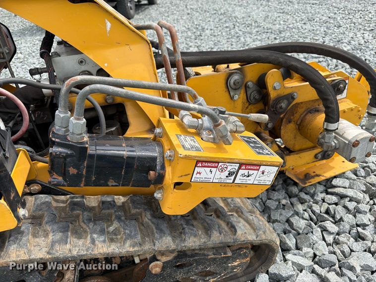 image for item YA4306 2021 Vermeer SPX25 vibratory cable plow