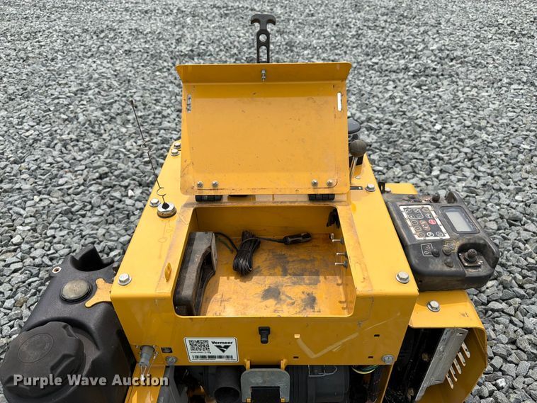 image for item YA4306 2021 Vermeer SPX25 vibratory cable plow