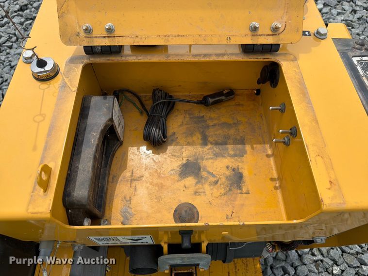 image for item YA4306 2021 Vermeer SPX25 vibratory cable plow
