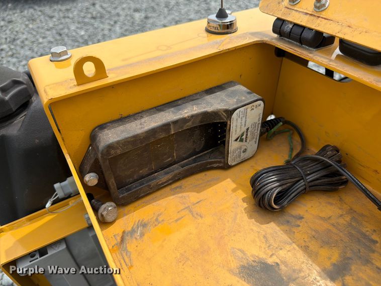 image for item YA4306 2021 Vermeer SPX25 vibratory cable plow