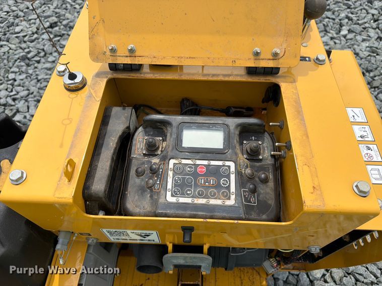 image for item YA4306 2021 Vermeer SPX25 vibratory cable plow